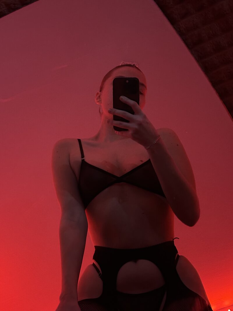 Exclusive photo of beautiful Blonde by Ariwy (@Ariwy) and real 18 Years Old, Russian and POV