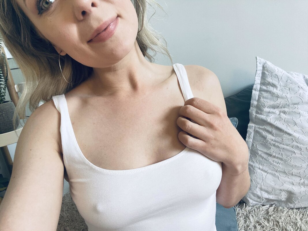 Exclusive photo of beautiful Cute by Evelyen Cresspo 🇺🇸 (@Evelyen25) and real Solo and Teen