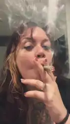 smoking-fetish photo 1