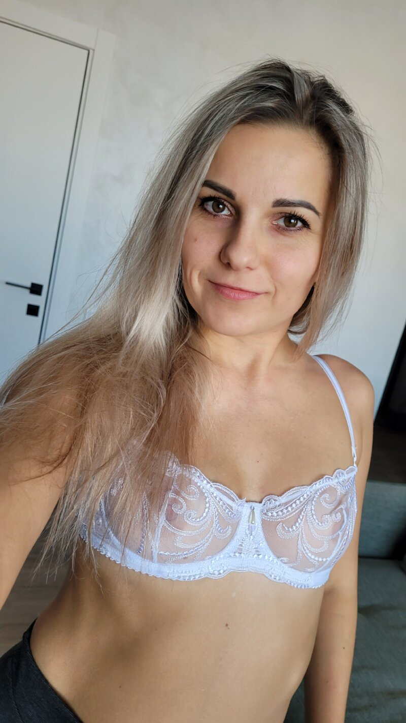 Exclusive photo of beautiful Blonde by Alice 💗 (@alice.babe) and real Beautiful and Cute
