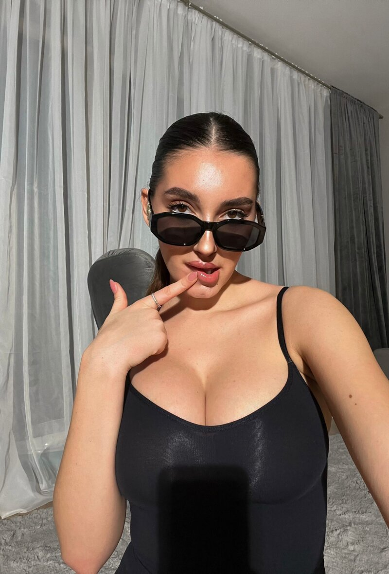 Exclusive photo of beautiful Big Tits by Alina Varanik (@alinavaranik) and real Boobs, Cum On Tits and Bouncing Tits