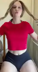 crop-top-girls photo 1