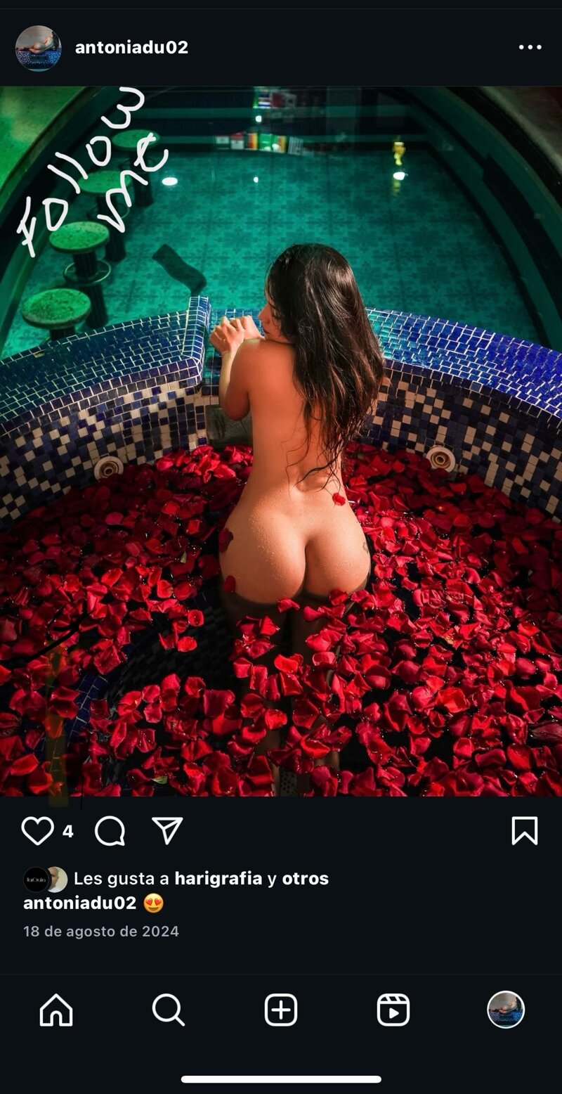 Exclusive photo of beautiful Ass by Antonia (@antoniadu) and real Amateur, Beautiful and Body