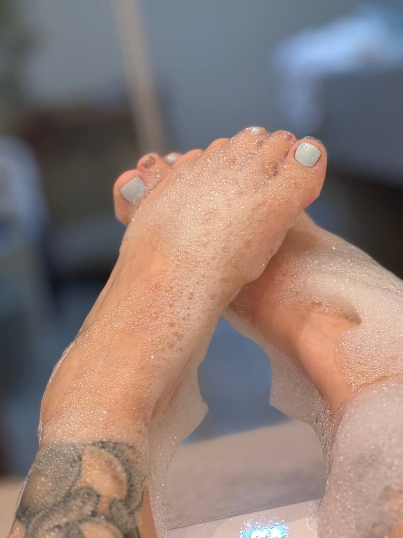 Exclusive photo of beautiful Feet by 🔮 ARTEMIS 🔮 ⛓️ DOM ~ FETISHES⛓️ (@artemisa9543) and real Feet Fetish and Fansly