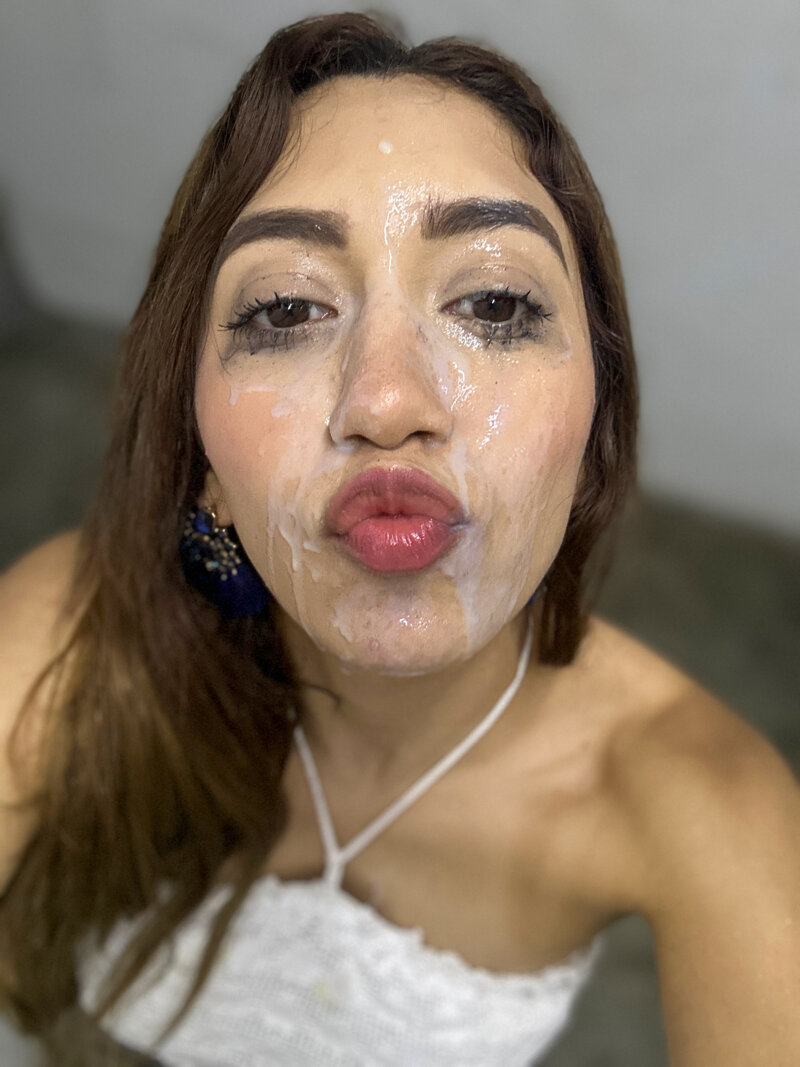 Exclusive photo of beautiful Babe by Artemis Carmona (@artemiscarmona) and real Cumshot and Cute