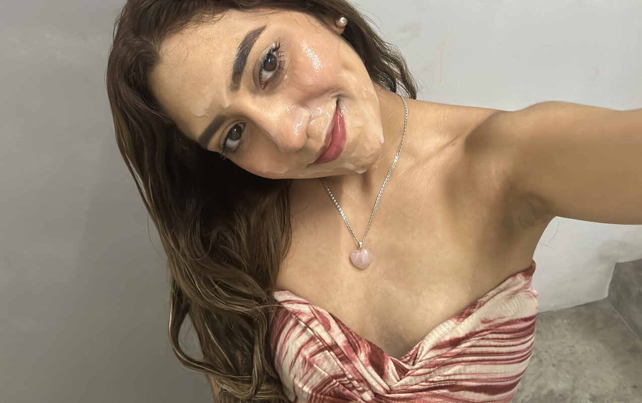 Exclusive photo of beautiful Babe by Artemis Carmona (@artemiscarmona) and real Cum and Cute