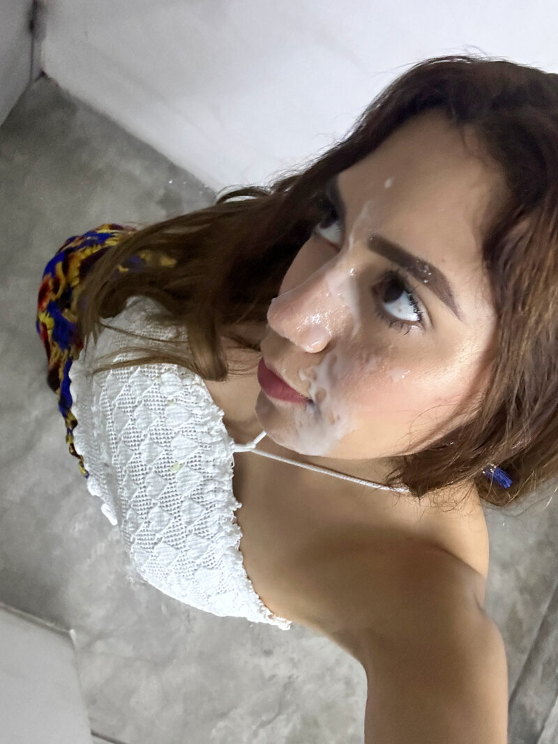 Exclusive photo of beautiful Babe by Artemis Carmona (@artemiscarmona) and real Cum, Cumslut and Cute