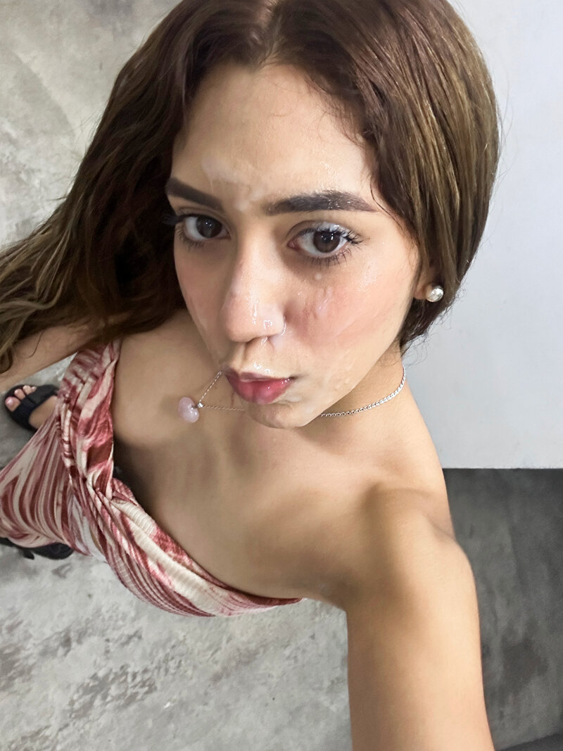 Exclusive photo of beautiful Babe by Artemis Carmona (@artemiscarmona) and real Cum and Cute