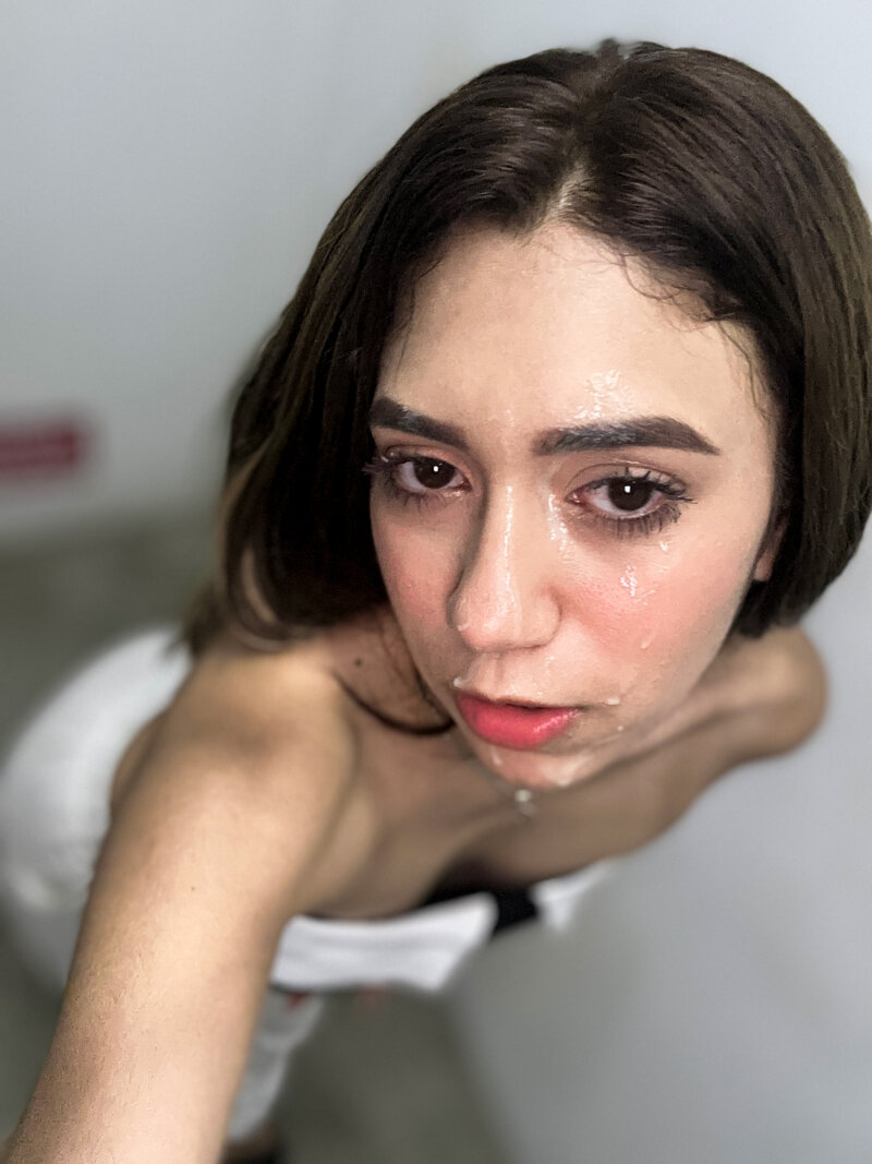 Exclusive photo of beautiful Babe by Artemis Carmona (@artemiscarmona) and real Cum and Cute