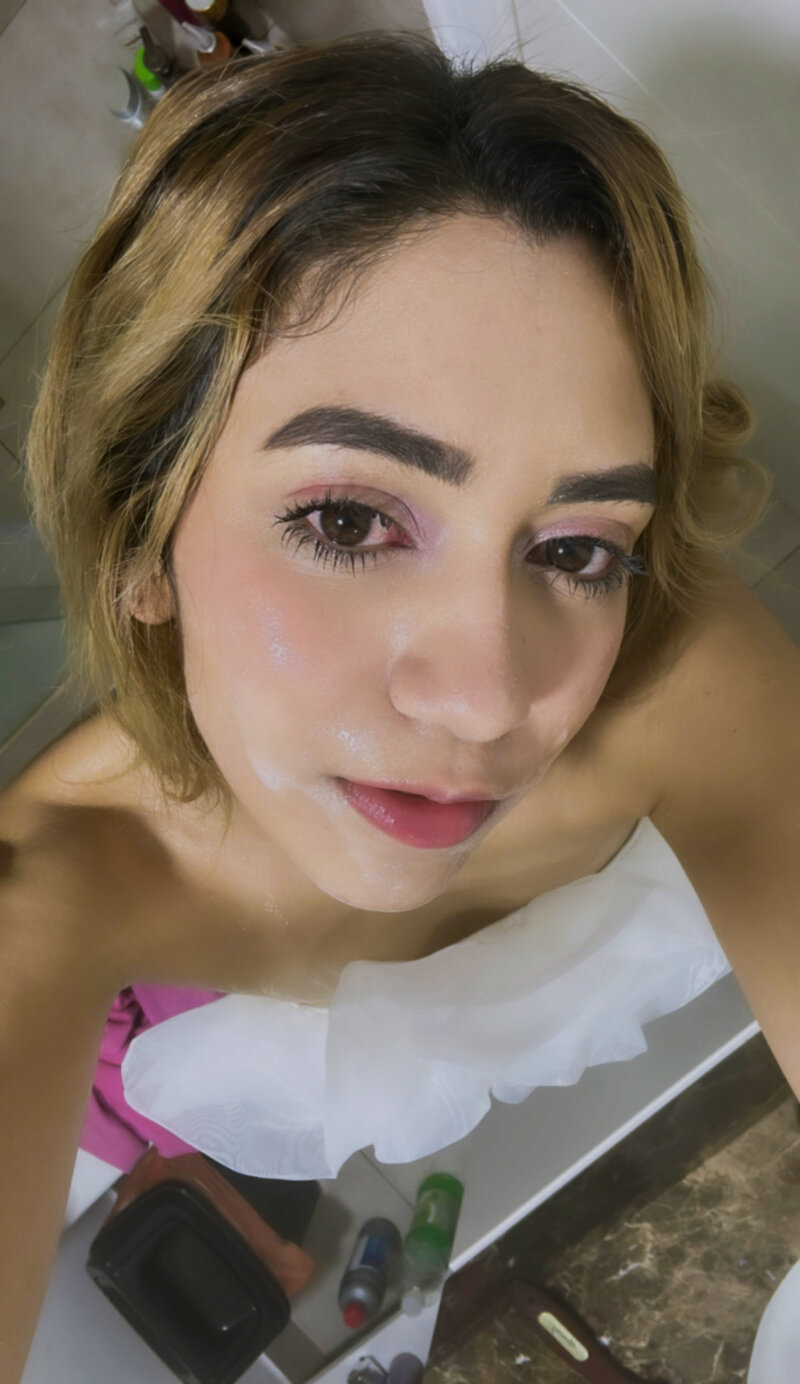 Exclusive photo of beautiful Babe by Artemis Carmona (@artemiscarmona) and real Cum, Cumslut and Cute