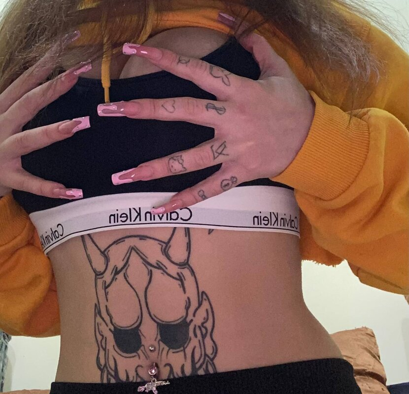 Exclusive photo of beautiful Cleavage by Ashley Stone (@ashleyxxxstone) and real Egirl and Hands