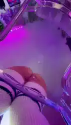 ass-on-the-glass photo 2