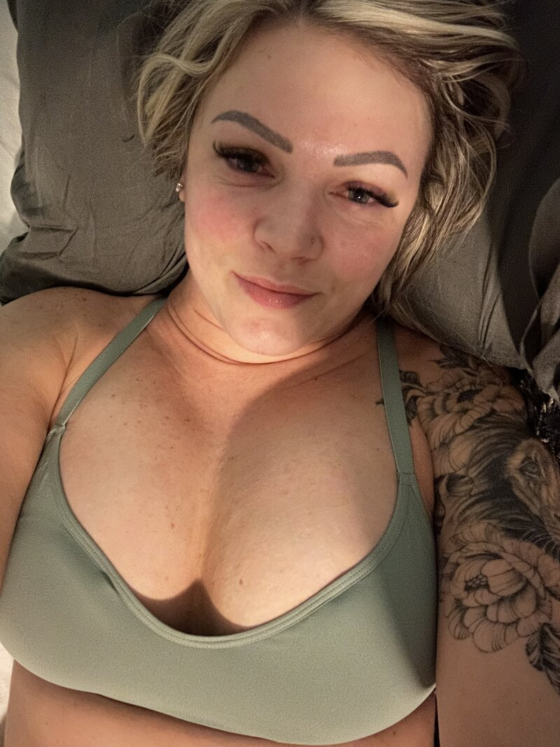 Exclusive photo of beautiful Blonde by Haley | 6'3 Big Titty Blonde 🍒🩷 (@haleyonlyxo) and real OnlyFans and Solo