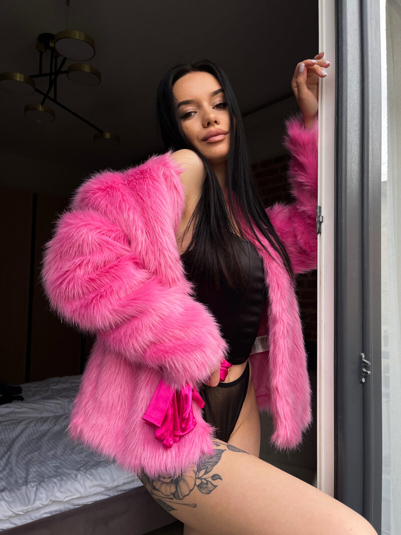 Exclusive photo of beautiful Amateur by 💞🔥Hot Vanessa🔥💞 (@hot_vanesssa) and real Model and Solo