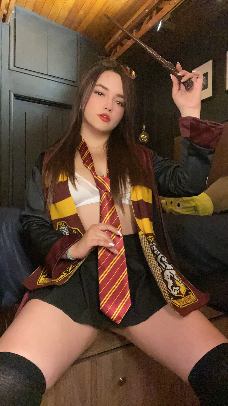 Exclusive photo of beautiful Amateur by KiimTyler💛 (@kiimtylervip) and real Anime and Babe