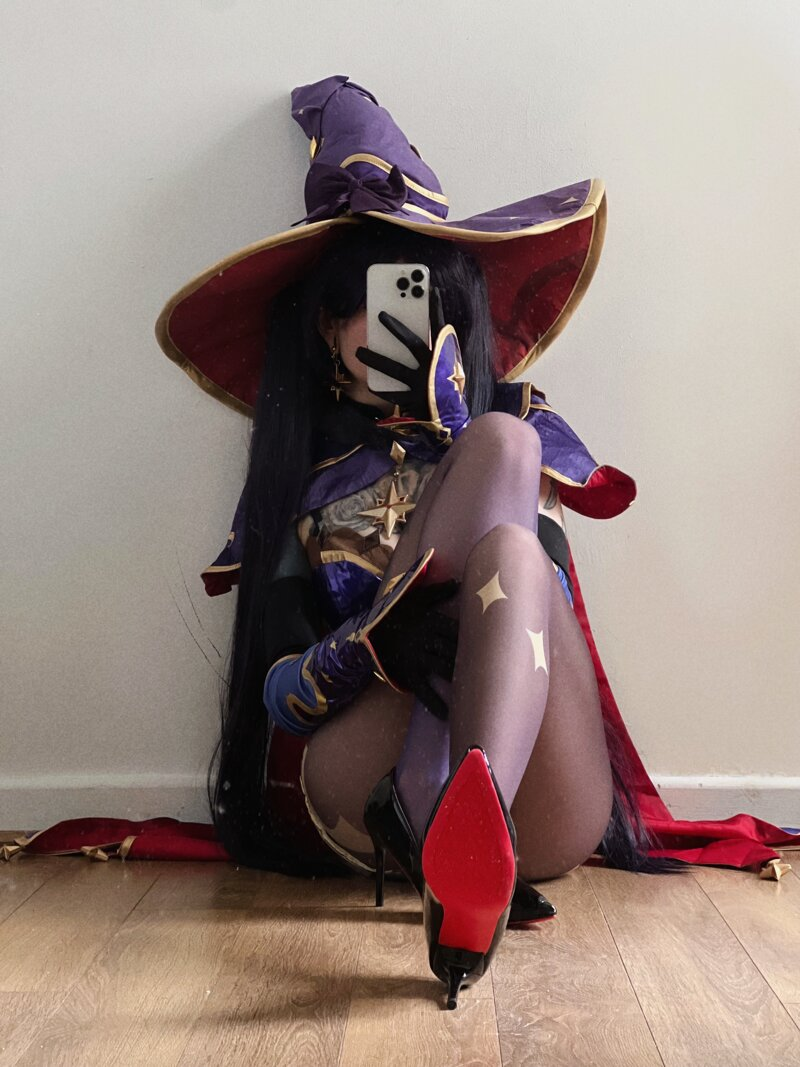 Exclusive photo of beautiful Cosplay by luna 🌱 (@lunara_fawn) and real Heels and OnlyFans