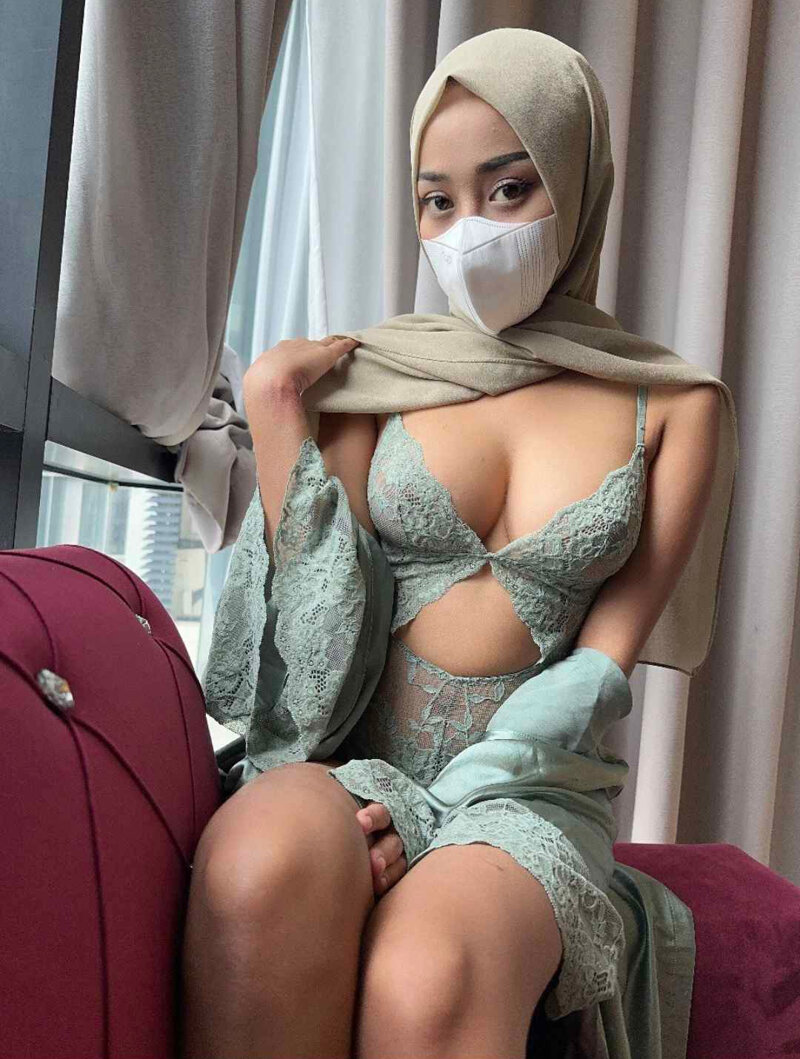 Exclusive photo of beautiful Amateur by Maryjane 🔐 (@maryjane_auryn) and real Asian and Hijab