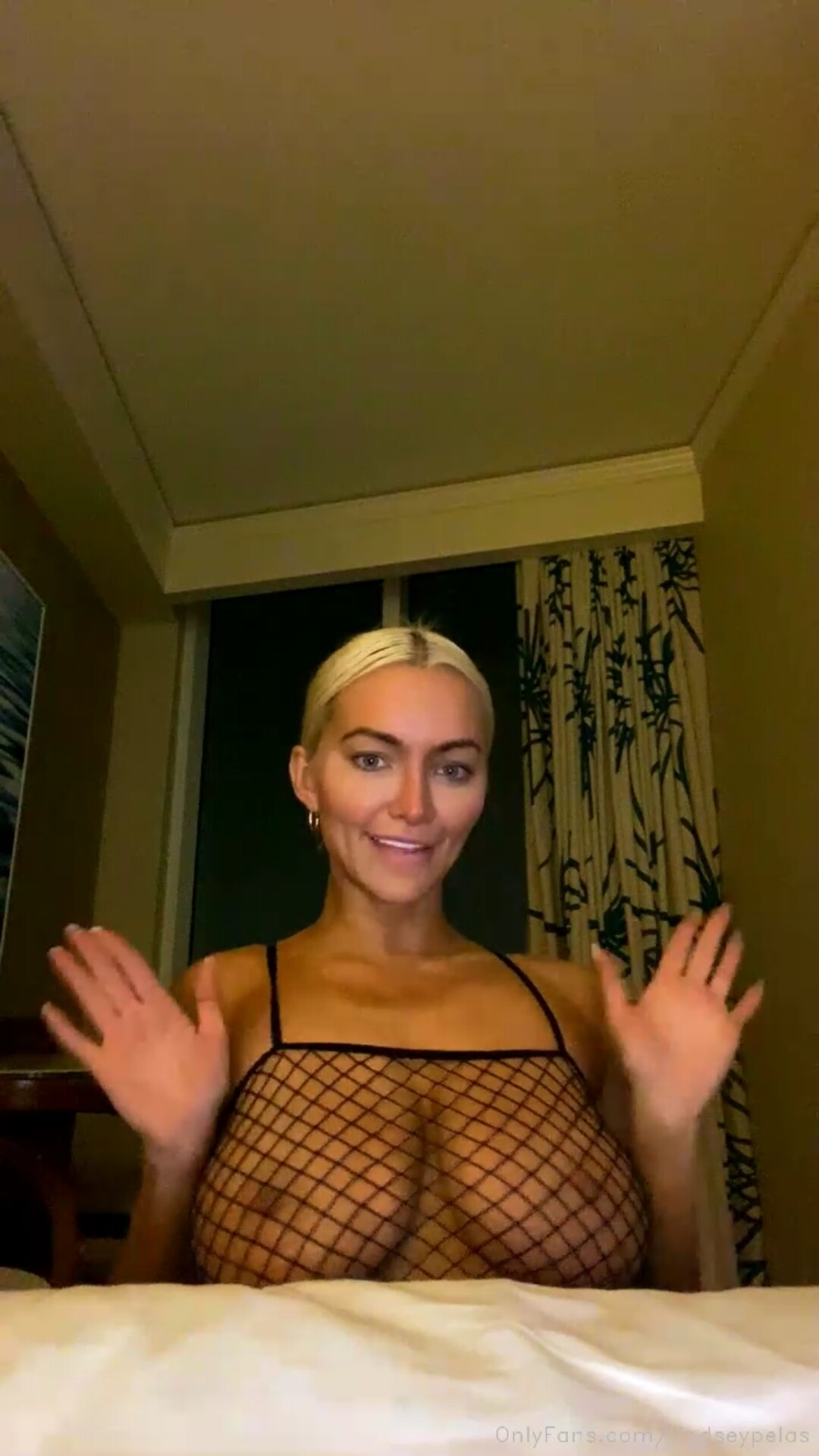 Exclusive photo of beautiful Big Tits by OnlyFans Leaks (@of-leaks) and real Blue Eyes and Eye Contact