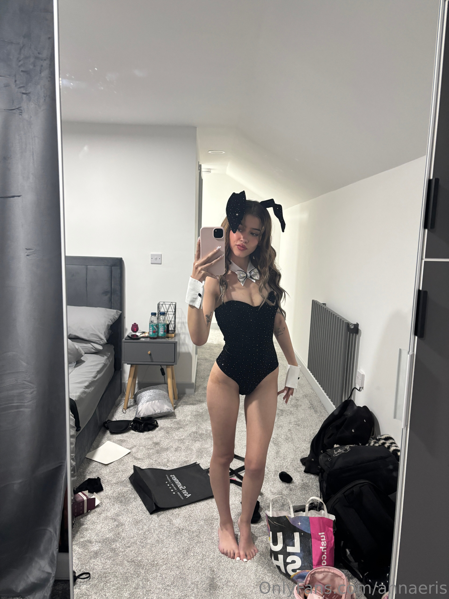 Exclusive photo of beautiful Boobs by OnlyFans Leaks (@of-leaks) and real Brunette, Feet and Bed