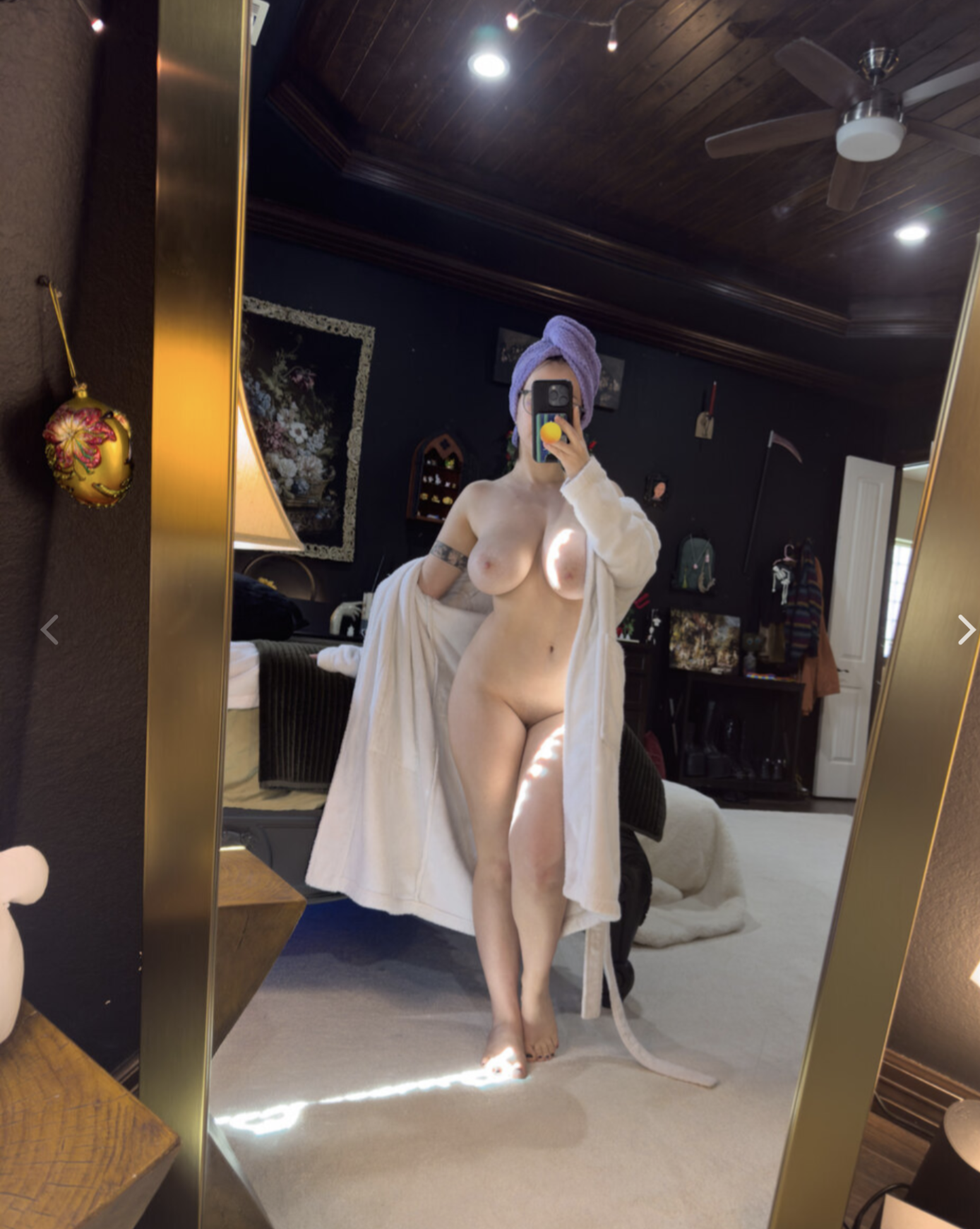 Exclusive photo of beautiful Big Tits by OnlyFans Leaks (@of-leaks) and real Bed, Mirror and Female POV