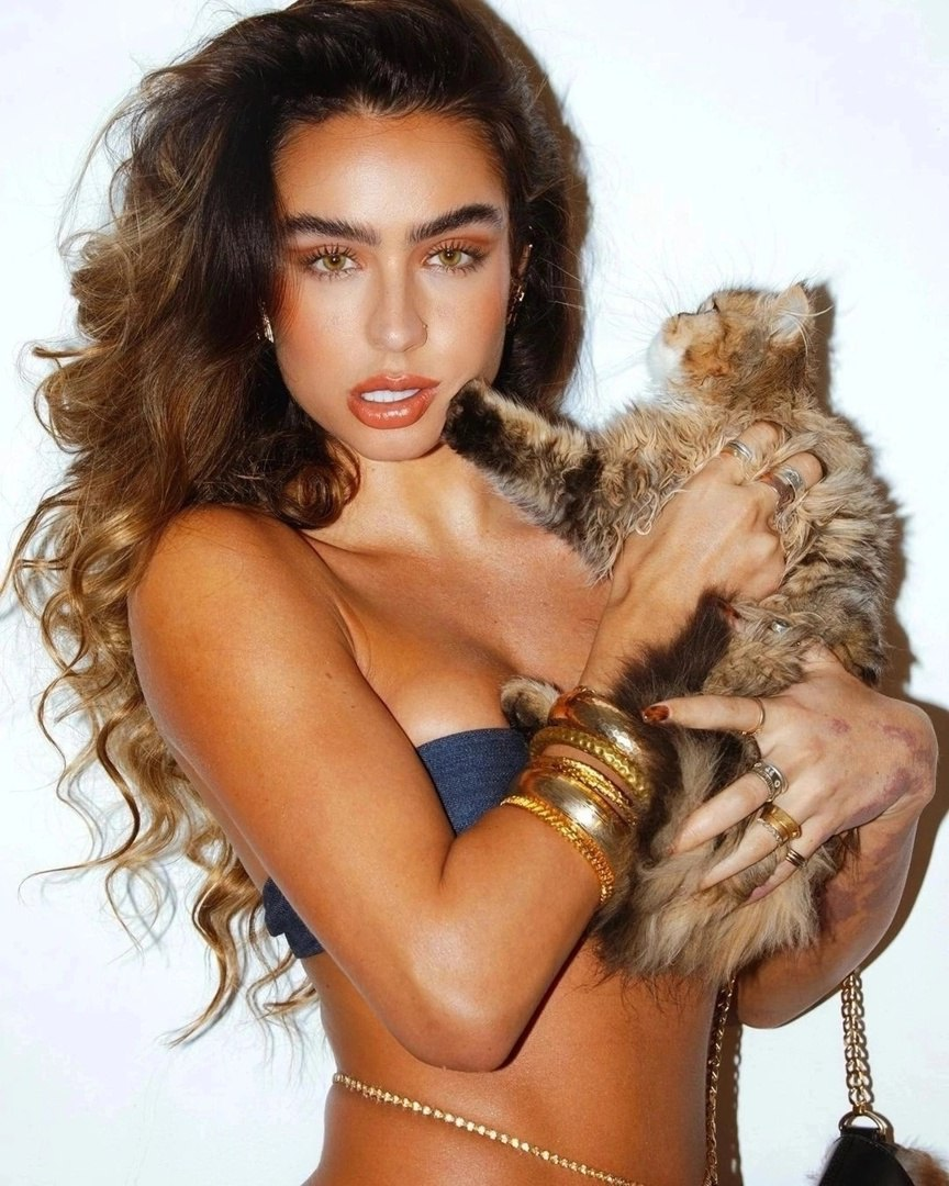 Exclusive photo of beautiful Brunette by Only Girls (@only-girls) and real Brown Eyes and Big Eyes