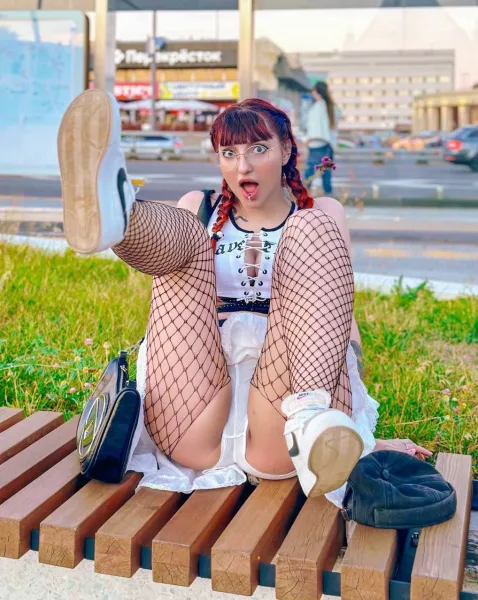 fishnet-glasses-outdoor