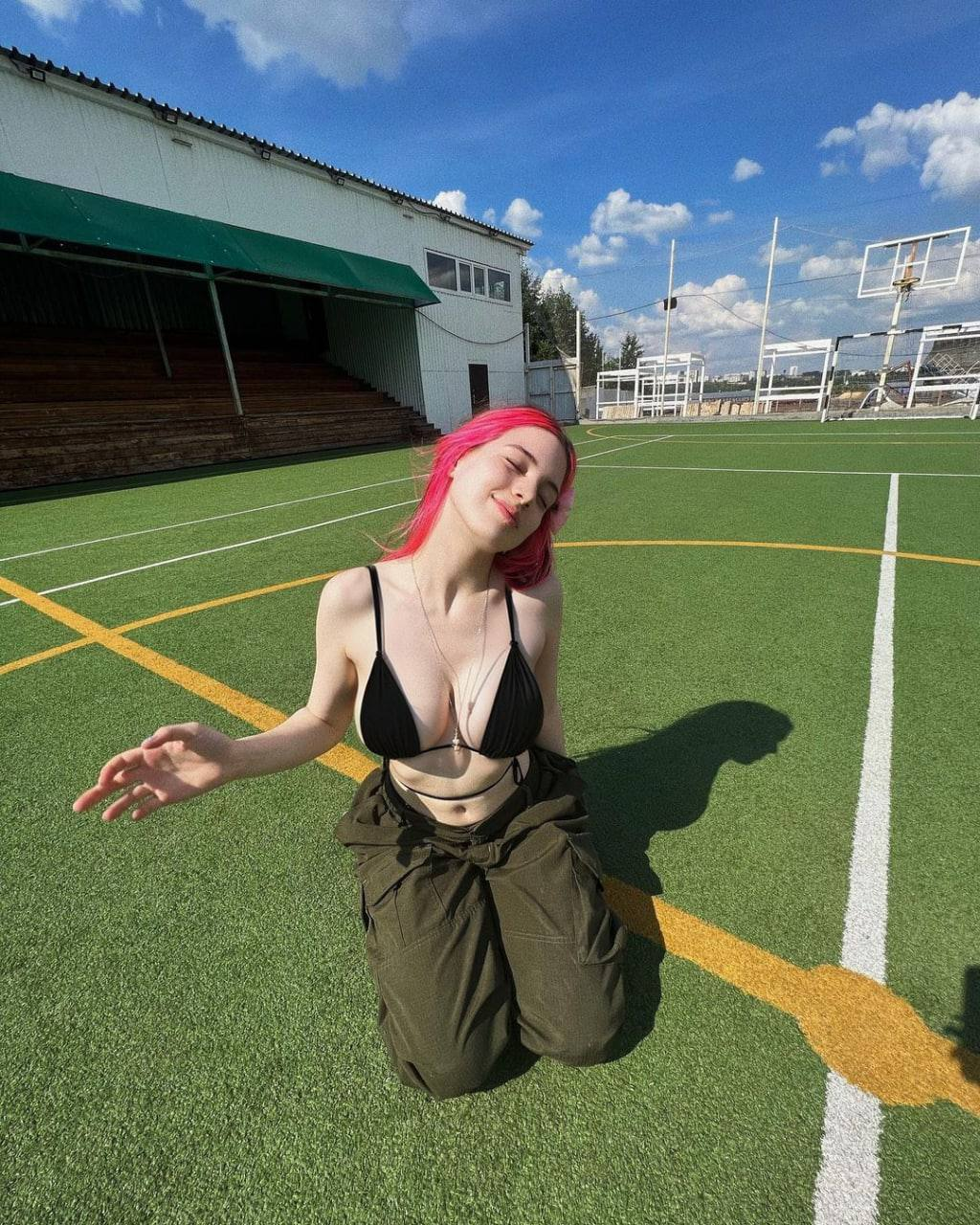 Exclusive photo of beautiful Athletic by Only Girls (@only-girls) and real belly and 19 Years Old