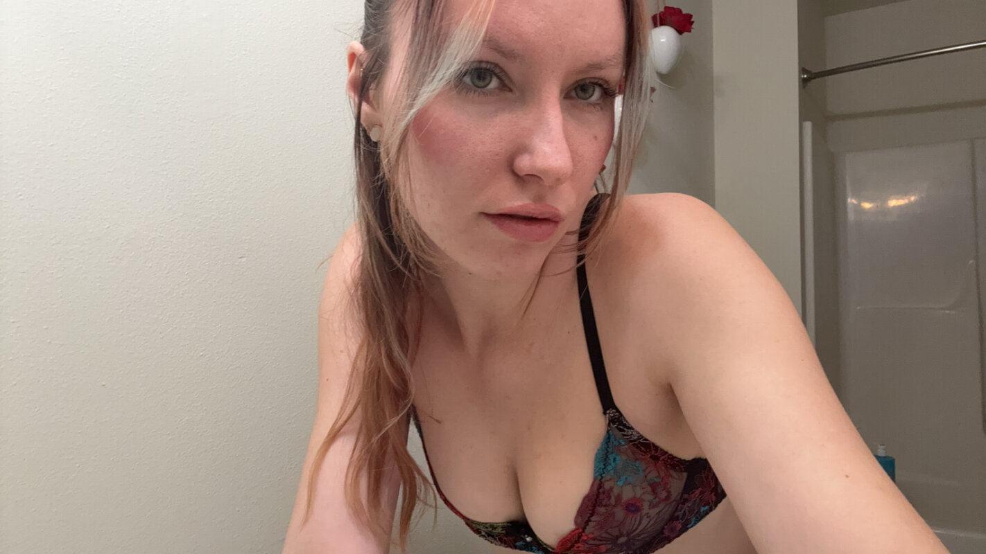 Exclusive photo of beautiful Amateur by Peach 🍑 (@peachesandcream97) and real Boobs and Cute