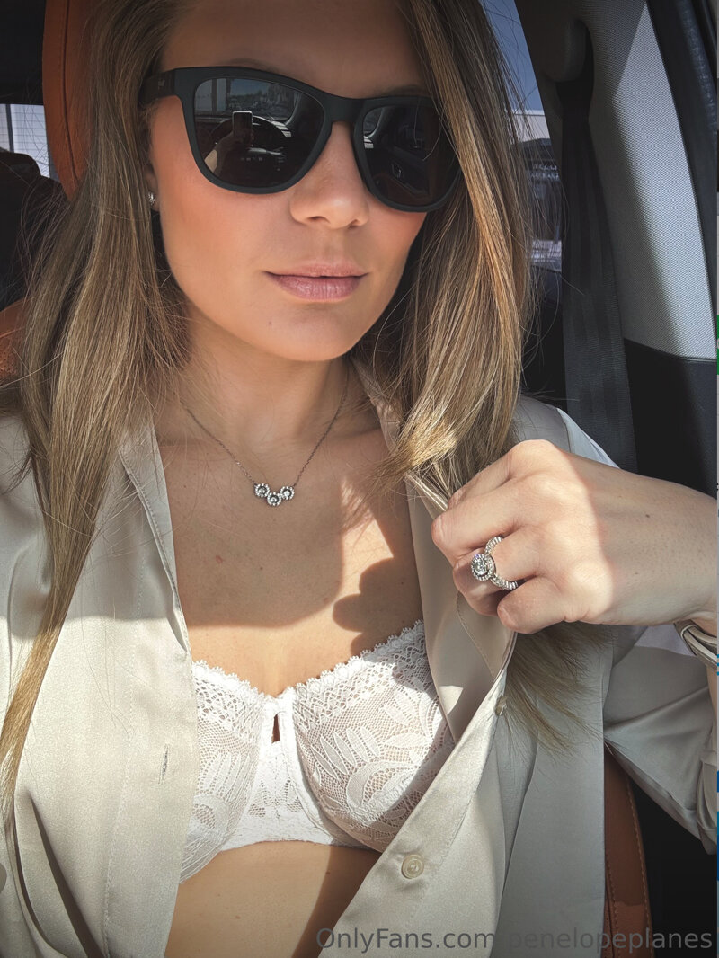 Exclusive photo of beautiful Amateur by Penny (@penelopeplanes) and real Big Tits and Boobs