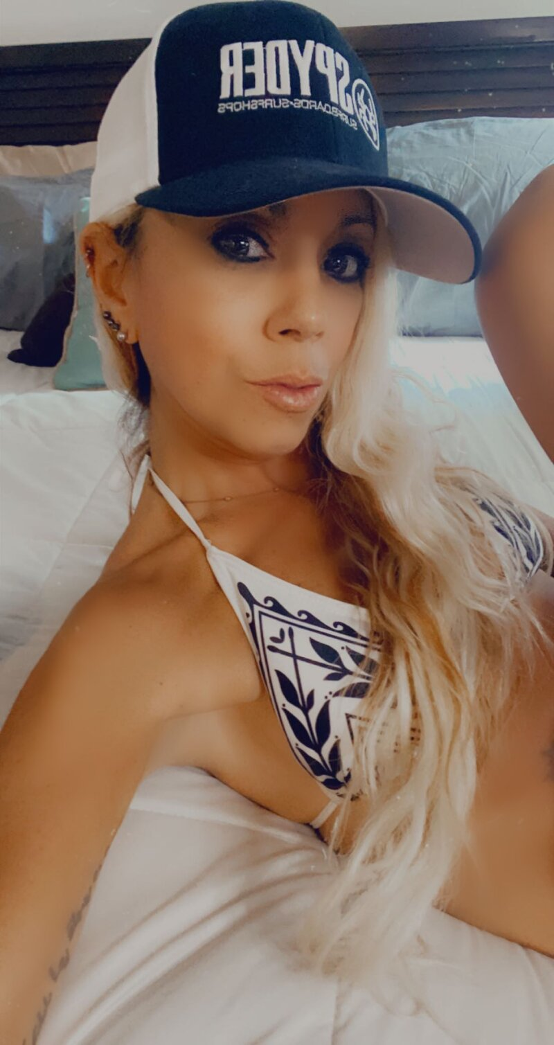 Exclusive photo of beautiful Blonde by Ryler (@rylerinca) and real Selfie and Swimsuit