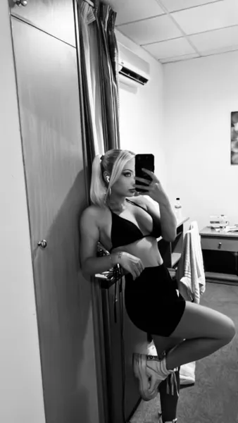 abs-blonde-bikini-50