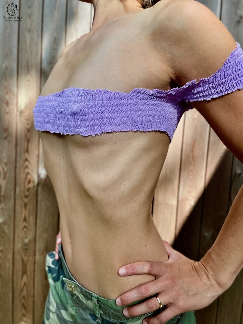 Exclusive photo of beautiful Amateur by Spicy Anna La Bella 🌶️ (@spicy.anna.la.bella) and real belly, Fit Chicks and Fit