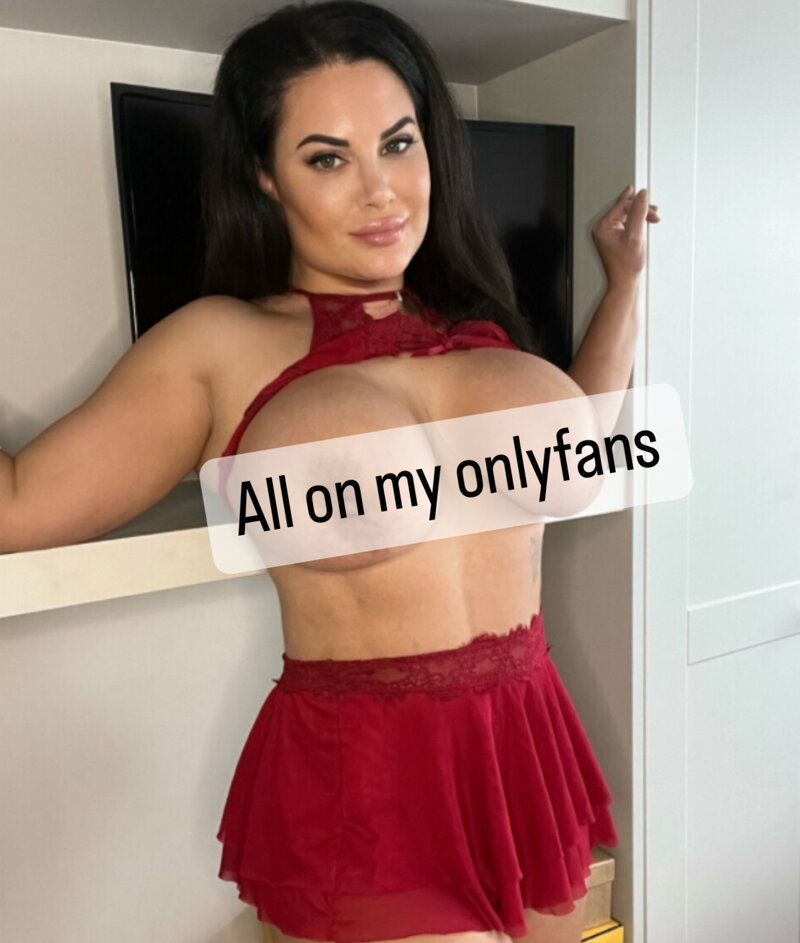 Exclusive photo of beautiful Big Tits by Trophy Wife Life 🏆 (@thetrophywifelife) and real Boobs and Brunette