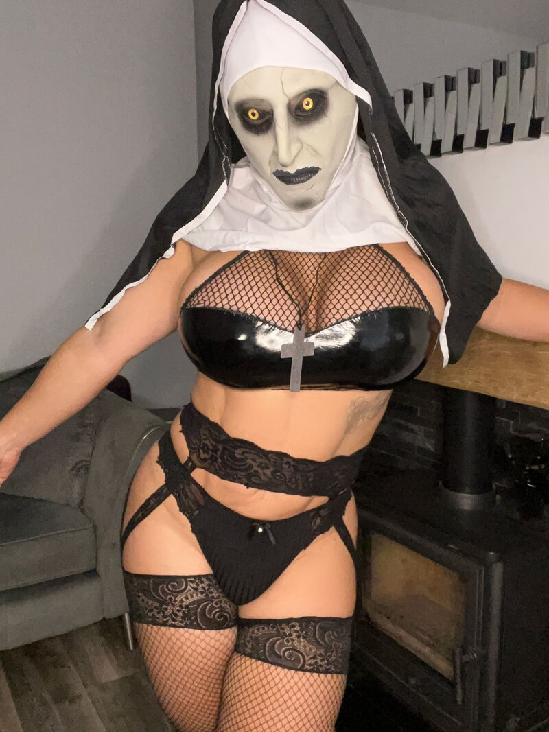 Exclusive photo of beautiful Big Tits by Trophy Wife Life 🏆 (@thetrophywifelife) and real Boobs, Fake Tits and Bouncing Tits