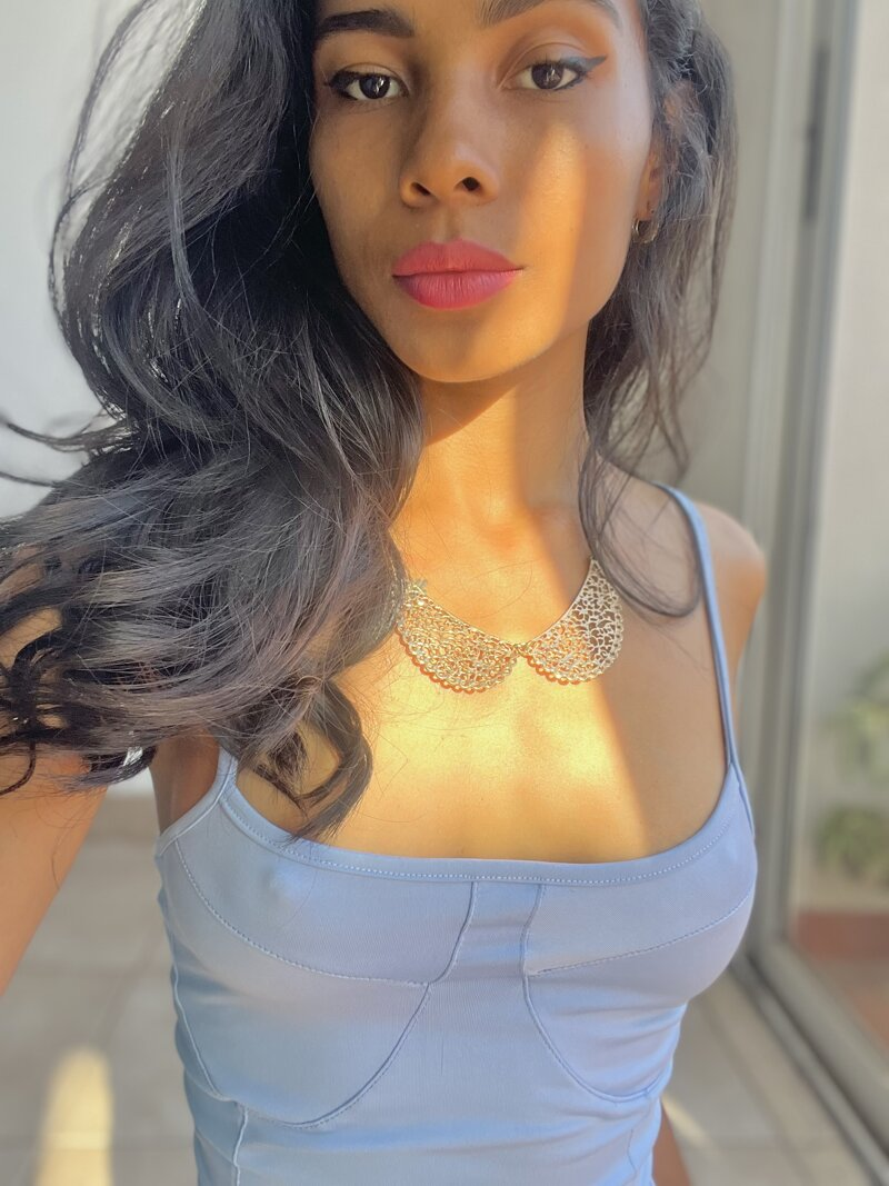 Exclusive photo of beautiful Babe by Angeles (@tropicalangeles) and real Indian and 20 Years Old