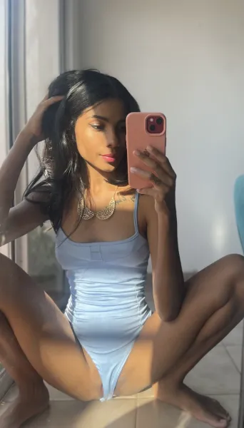 indian-babes photo 3