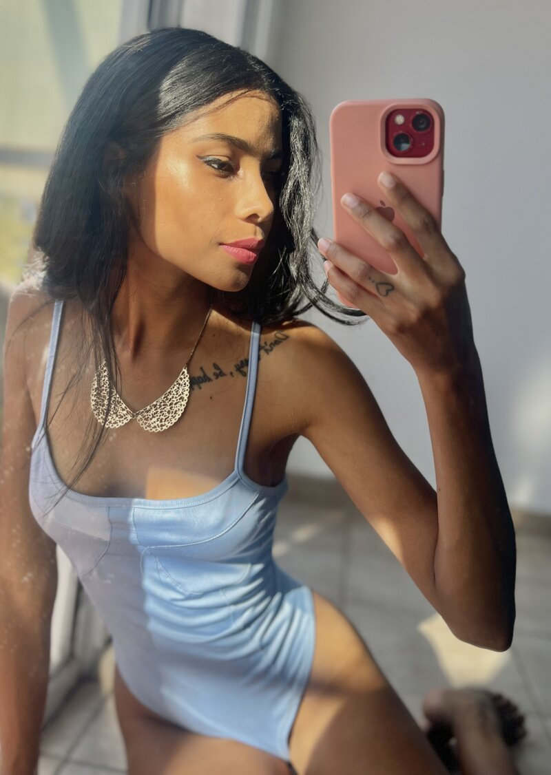 Exclusive photo of beautiful Amateur by Angeles (@tropicalangeles) and real Body and Beautiful