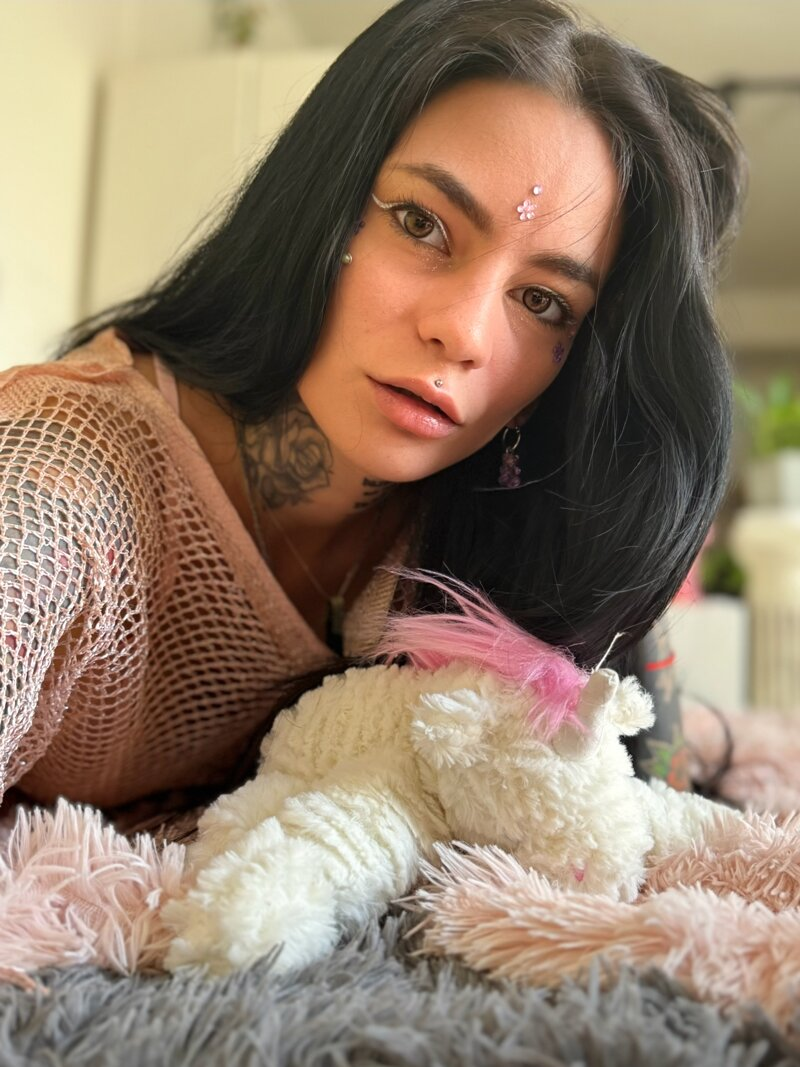 Exclusive photo of beautiful Brunette by 𝘵𝘶𝘳𝘮𝘢𝘭𝘪𝘯𝘢 (@turmalina) and real Babe and Latina