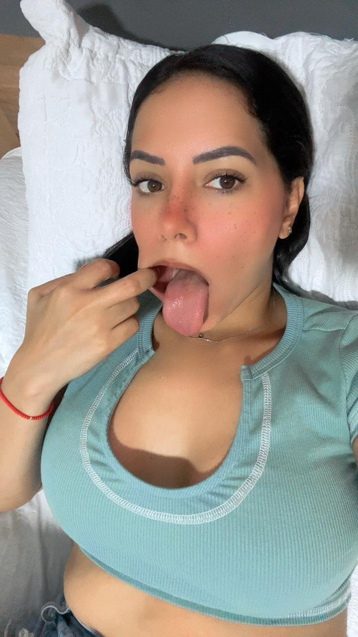 Exclusive photo of beautiful Brunette by Olivia🩷BIG ASS🍑 (@wildeolivia) and real Busty, MILF and Latina